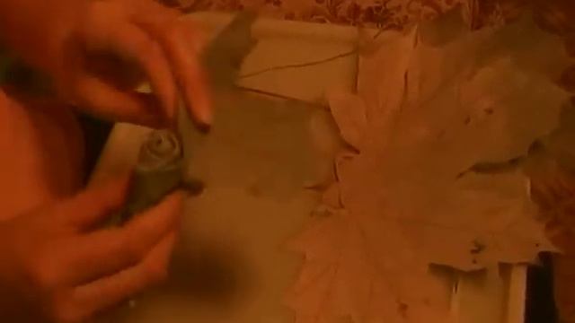 Цветы из кленовых листьев. смотреть онлайн