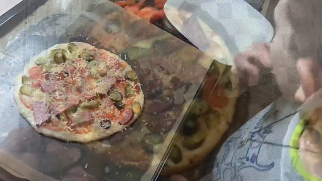 ПОКУПКИ ПРОДУКТОВ/Муж и сын готовят пиццу/ЗАГОТОВКА УКРОПА/Ужин на скорую руку смотреть онлайн