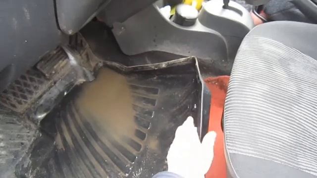 Напольные коврики для салона автомобиля Renault Logan (Floor mats in the car interior) смотреть онлайн