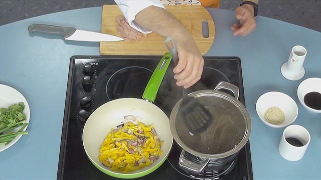 Завтрак // Лапша соба с курицей // "Есть? Идея!" 31.05.22 смотреть онлайн