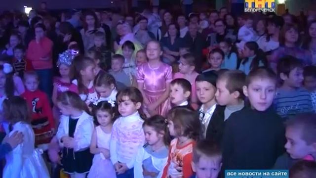 Вифлеемская звезда, песни во славу Христа и полторы тысячи подарков смотреть онлайн