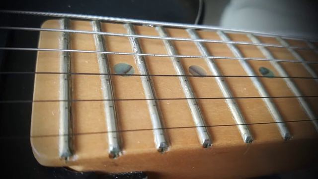Fender Telecaster vs Gibson like QC issue? Removing finish on fets! смотреть онлайн