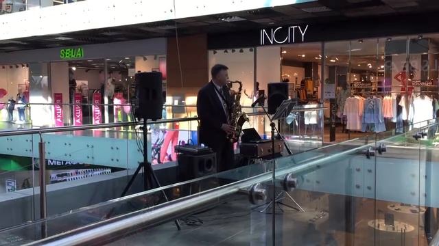 Саксофонист в ТРЦ Ворошиловский Волгоград смотреть онлайн