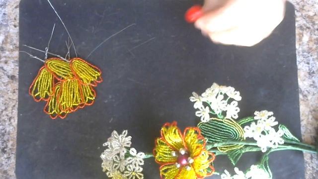 Фантазийные цветы из бисера. Мастер - класс. смотреть онлайн