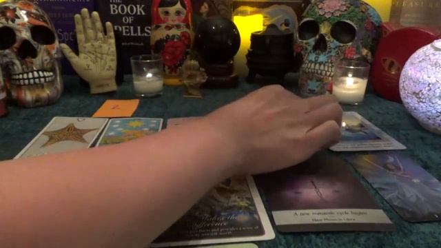PICK-A-CARD | SORT OF NEW MOON READING | TAROT & ORACLE READING смотреть онлайн