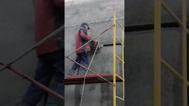 Husqvarna K 760 Cut-n-Break, резка бетона смотреть онлайн