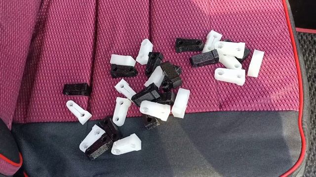 Демпфери на скобу замка в наявності Renault Megane, Volkswagen T5