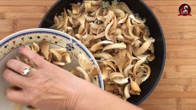 Жареные вешенки с луком ?? Простой и полезный рецепт! смотреть онлайн