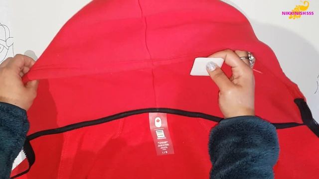 Removing hoodie from a sweatshirt смотреть онлайн