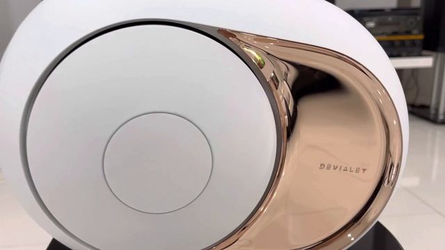 Devialet phantom1 4500W 108dBWhite & Gold Unboxing & Test Decibel смотреть онлайн