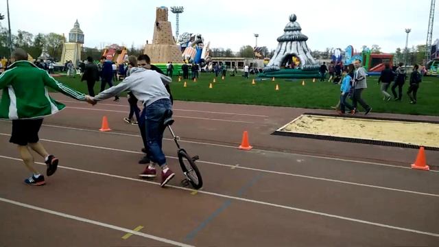 Почему одно колёсный велосипед называется 