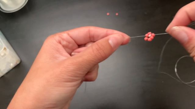 DIY seed bead flower bracelet *EASY* смотреть онлайн