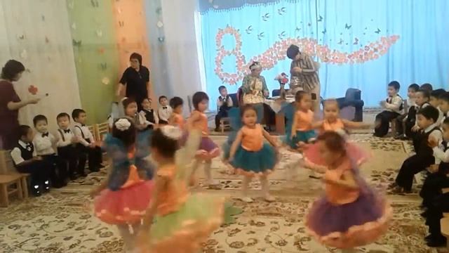 Весенний танец. Аруна смотреть онлайн