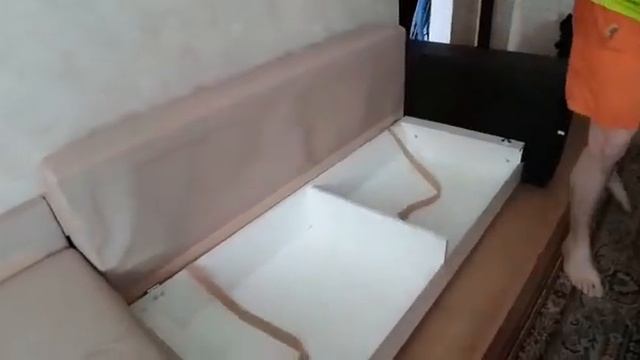 Много мебели, диван Дубай спустя год смотреть онлайн