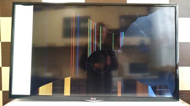 Проверка работы телевизора LG 42LN570V с механическим повреждением матрицы. смотреть онлайн