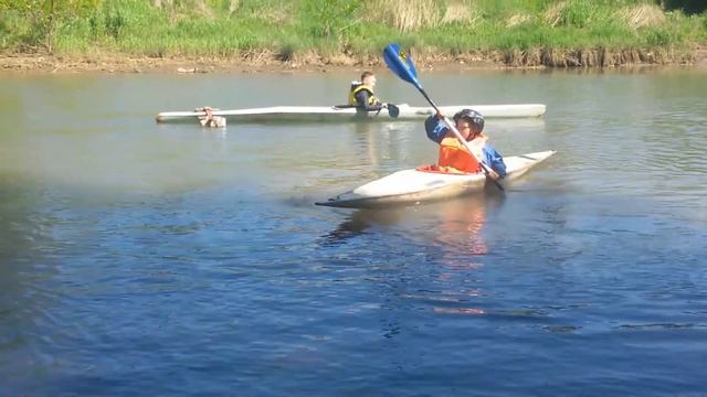Мой первый заплыв на каяке ! смотреть онлайн