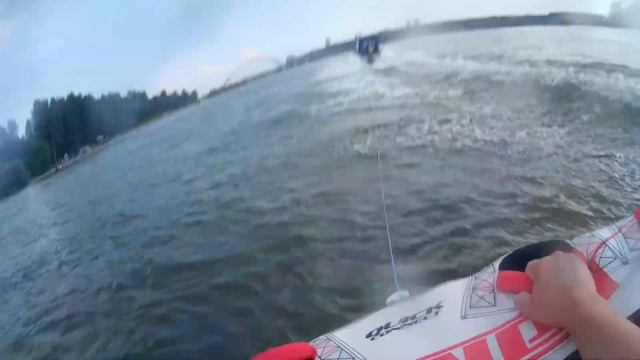 Вылетел с ватрушки. Сергеич прокатил на ватрушке: эффект присутствия. смотреть онлайн