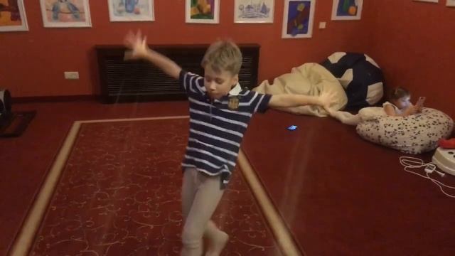 Крутой танец (Ваня, 6 лет) смотреть онлайн