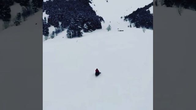 Архыз ДрайвПарк. Подъем в горы на снегоходе, съёмка с квадрокоптера. смотреть онлайн