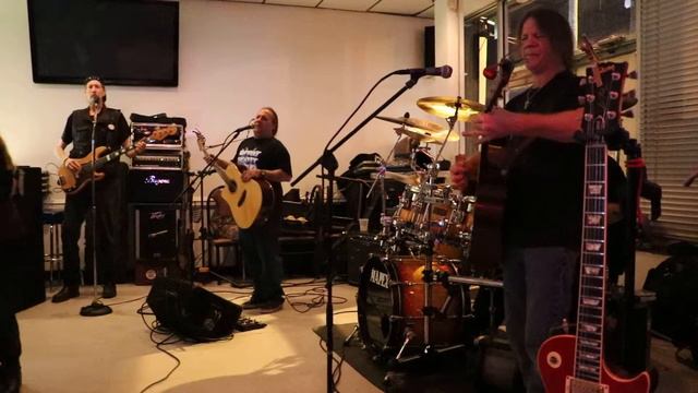 THE GREAT SCOTT BAND @ REALES 1/26/18 - OH DARLING COVER смотреть онлайн