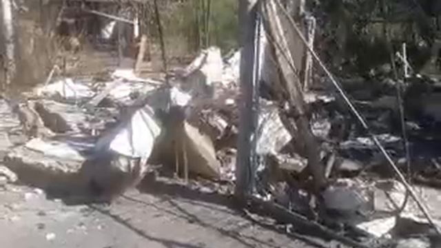 Дачный поселок Донецка ,последствие бомбёжки смотреть онлайн