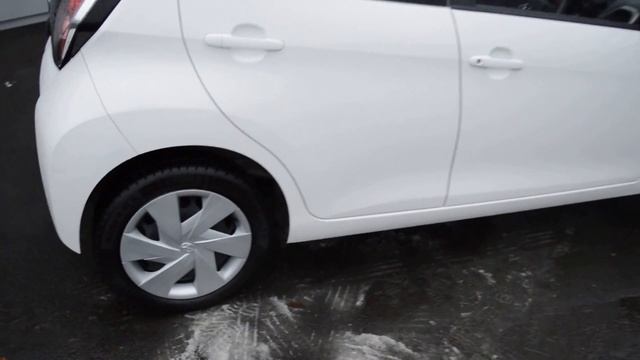 2014 TOYOTA AYGO 1.0 X PLAY 5DR "Only 7,700 miles" смотреть онлайн