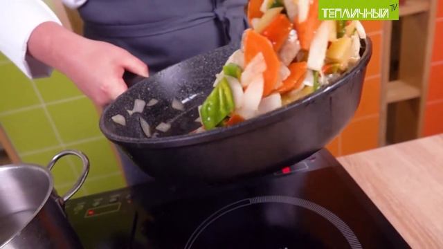 Рецепт от шеф-повара "Тепличного": Жаркое в горшочке из кольраби смотреть онлайн