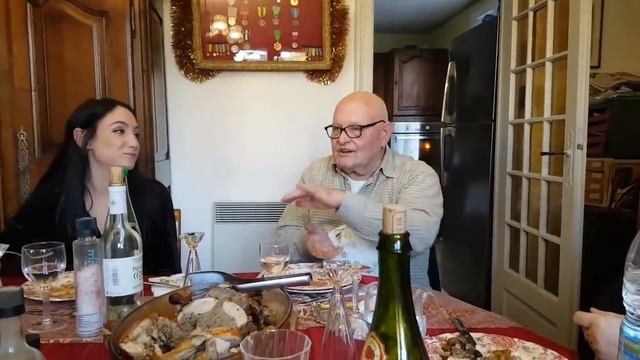 РОЖДЕСТВО у ФРАНЦУЖЕНКИ. Стол ЛОМИТСЯ от еды! СВЁКОР рассказал как КА?КАЛ в ТЫКВУ! ? смотреть онлайн