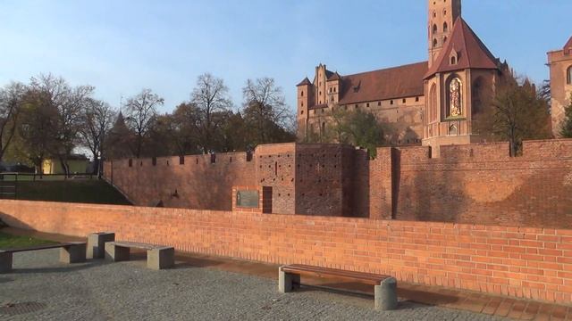 Zamek Krzyżacki W Malborku (Замок крестоносцев в Мариенбурге).