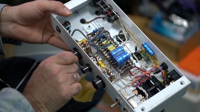 Tiny Terror: The Original Lunchbox Amplifier смотреть онлайн