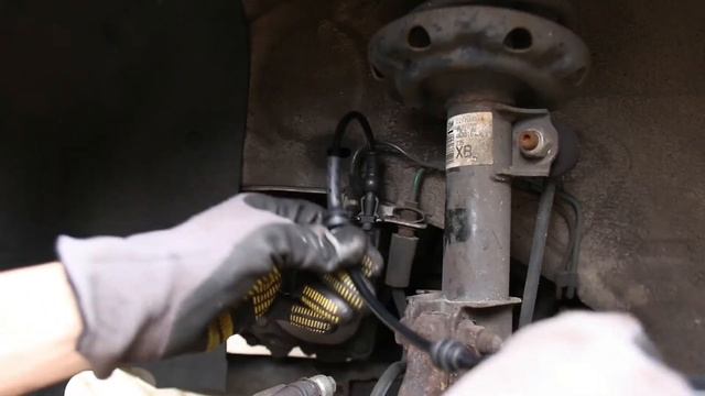 How to Replace an ABS / Wheel Speed Sensor (QUICK GUIDE) смотреть онлайн