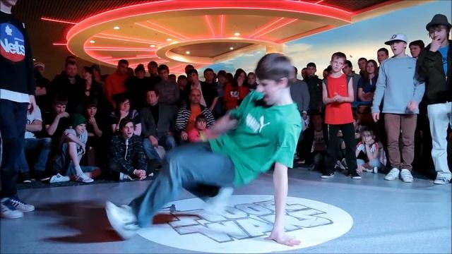 Floor Wars смотреть онлайн