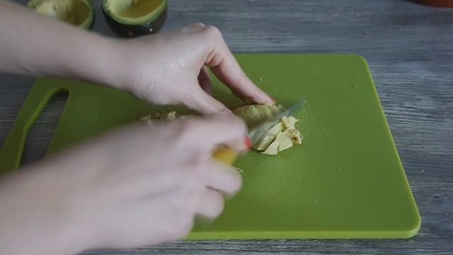 Оригинальныый салат с креветками и авокадо! Красиво, вкусно, легко! Необычный салат смотреть онлайн