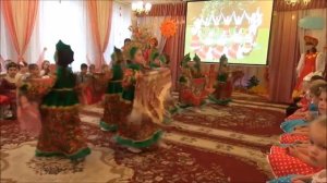 "Рябинушка" Танец с павло-пасадскими платками в детском саду .