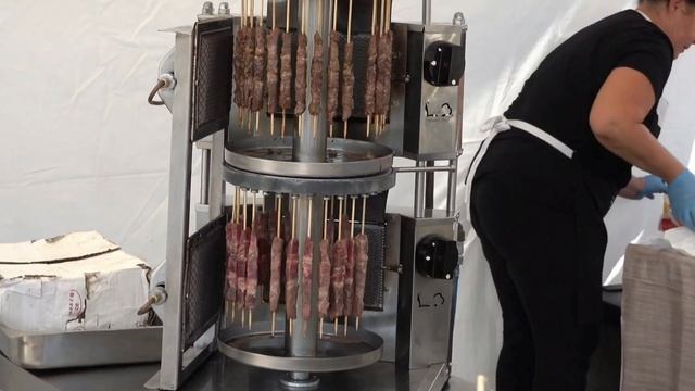 Итальянская УЛИЧНАЯ Еда - Вертикальные ГРИЛИ, Суп из РУБЦА, Ребрышки, СОСИСКИ, Лепешки и МНОГОЕ Др.