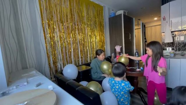 Суп с куриными фрикадельками | Глажка | День рождение | Учусь говорить на камеру? смотреть онлайн