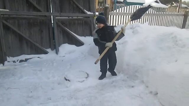 Сын. Снег.Лопата. смотреть онлайн
