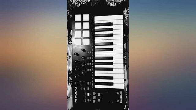 M-Audio Oxygen 25 IV | USB Keyboard and Pad MIDI Controller Featuring Pad//Velocity revieww смотреть онлайн