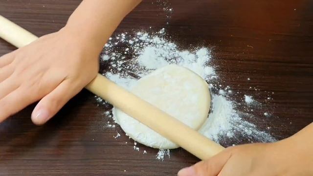 Так ПРОСТО готовиться, а получается ШЕДЕВР! Когда есть ТВОРОГ готовлю этот РЕЦЕПТ! БЫСТРЫЙ И ЛЁГКИЙ смотреть онлайн