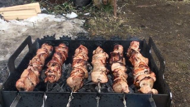 Мангал с двойным дном и приводом вращения шампуров смотреть онлайн