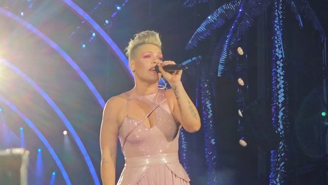 Pink - Just Give Me A Reason (Bolton 7.06.2023)