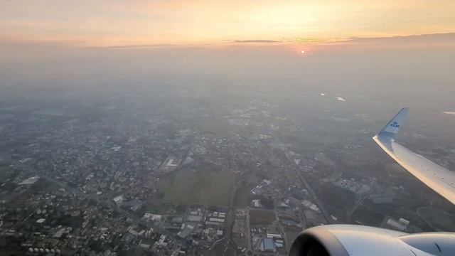 Taking off from Milan Linate airport at dawn - Google Pixel 7 Pro смотреть онлайн