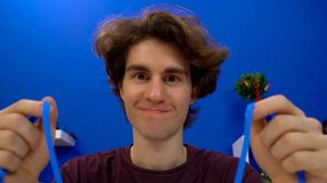 ЗумЗум - Девушка-Гигант издевается над маленьким уменьшенным человечком