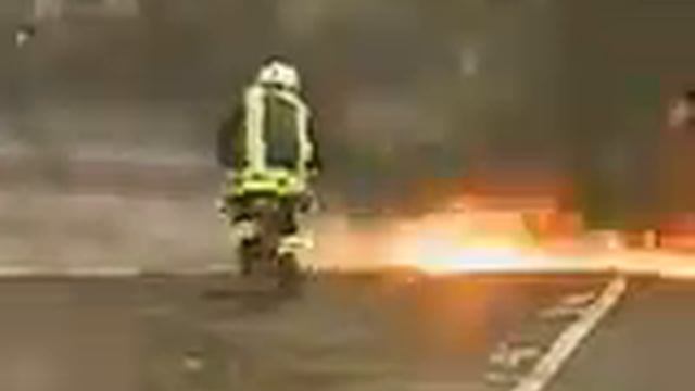 Тушение горящего бензина (20 л) воздушно-эмульсионным огнетушителем ОВЭ-6 смотреть онлайн