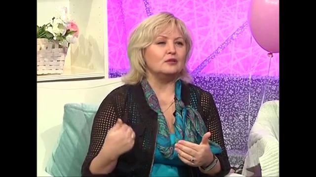 Как романтично, вдвоем отметить любовь? День Валентина или 8 марта смотреть онлайн