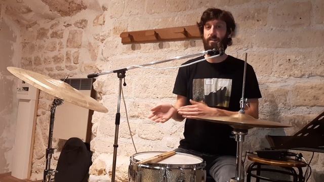 Probably the most polymetric tune ever written. This lesson will make your brain Spiral. смотреть онлайн