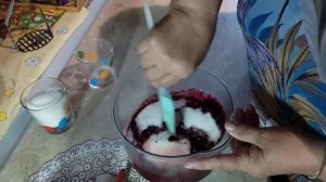 Варенье без варки. Жимолость протертая с сахаром.