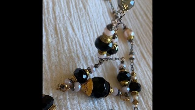 Бусы длинные в стиле 20- х годов. Чёрный и розовый цвет. " ... Дыша духами и туманами..."(А.Блок) смотреть онлайн