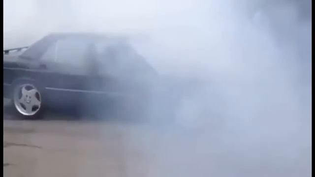 Mercedes-benZ W124-W190 Barnout Drift.