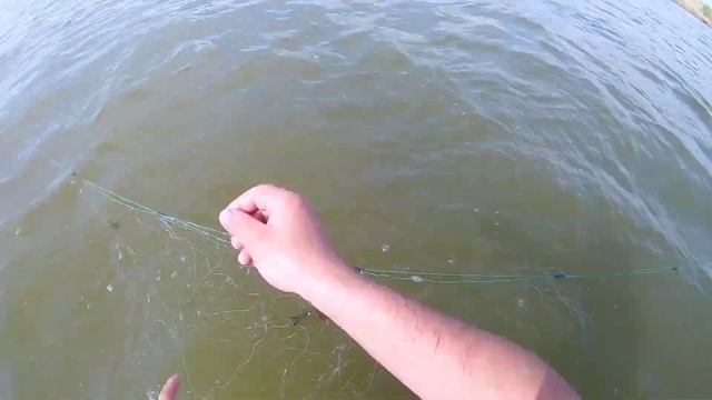 ОГРОМНЫЕ КАРАСИ! Рыбалка сетями. смотреть онлайн